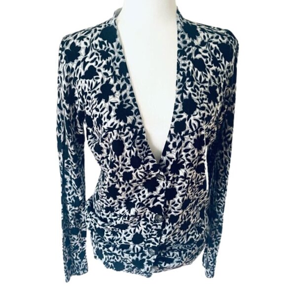 NWT Loft by Ann Taylor Black Flower Sweater – Size M 🌸 - Picture 1 of 10